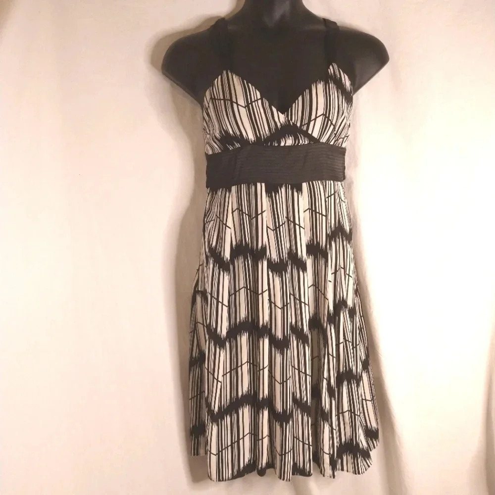 Elegant tahari silk event dress EUC โค๏ธ - Picture 3 of 14